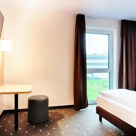 酒店 B&B Hotel Ravensburg 拉芬斯堡