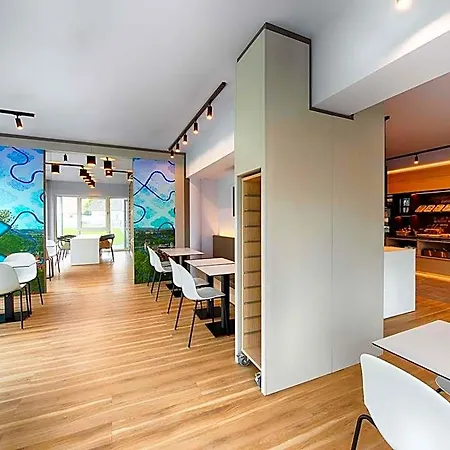 B&B Hotel Ravensburg מלון 3*